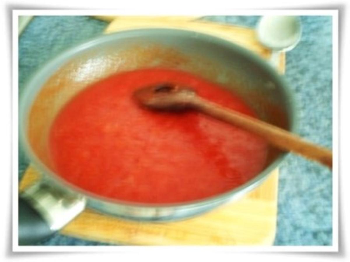 Kohlrouladen mit Tomatensauce, Salzkartoffeln und Möhren - schonend gegart. - Rezept - Bild Nr. 11