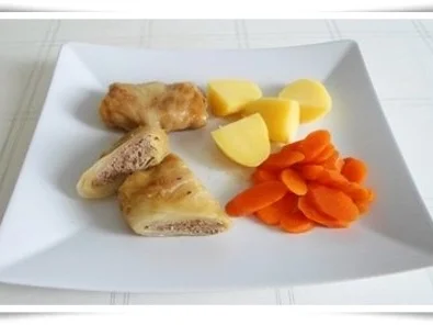Kohlrouladen mit Tomatensauce, Salzkartoffeln und Möhren - schonend gegart. - Rezept - Bild Nr. 15