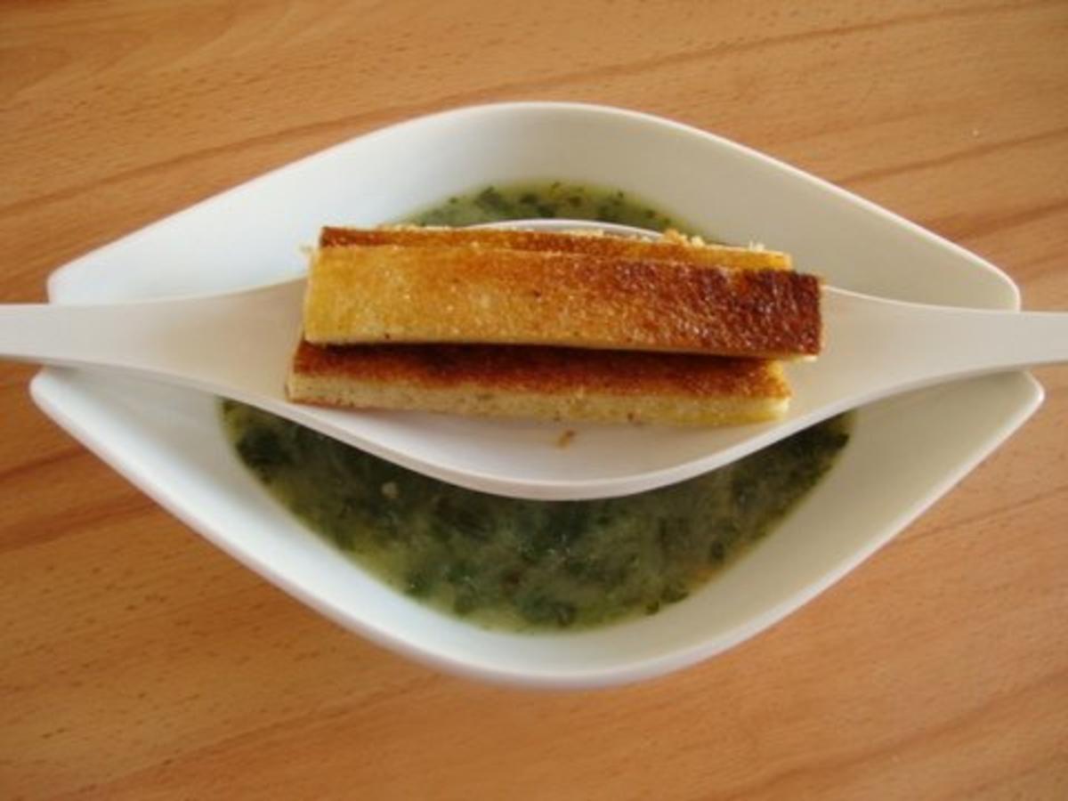 Oma´s Petersiliensuppe - Rezept mit Bild - kochbar.de