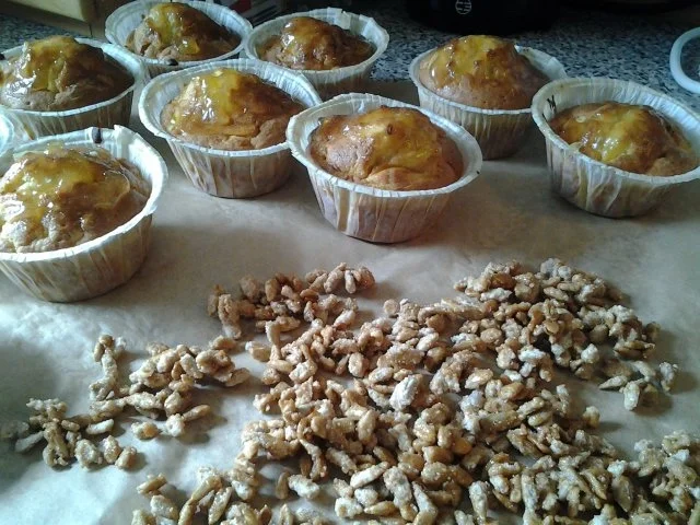 Rezept: Kürbisküchlein mit gebrannten Sonnenblumenkernen Bild Nr. 7 Kürbisküchlein mit gebrannten Sonnenblumenkernen - Rezept - Bild Nr. 7