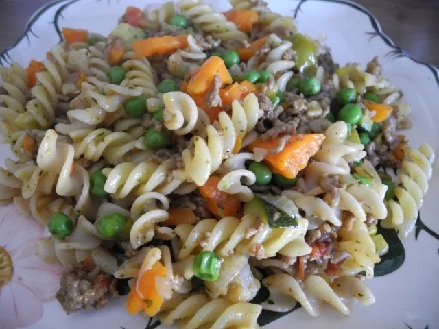 Rezept: Hackfleisch : Hackfleisch mit Gemüse und Pasta dazu Blumenkohl Bild Nr. 2 Hackfleisch : Hackfleisch mit Gemüse und Pasta dazu Blumenkohl - Rezept - Bild Nr. 2