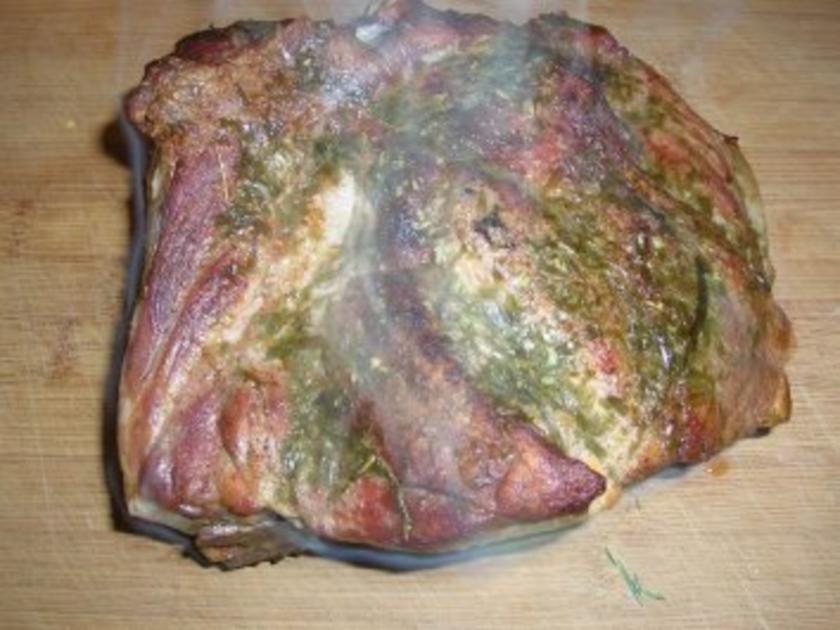 Nackenbraten vom Schwein mit Estragonsauce an überbackenem ...