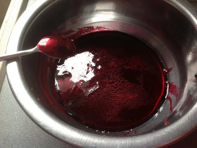 Rezept: Leckerer Holunderbeersirup frisch&fruchtig zur Saison Probierportion Bild Nr. 11 Leckerer Holunderbeersirup frisch&fruchtig zur Saison Probierportion - Rezept - Bild Nr. 11