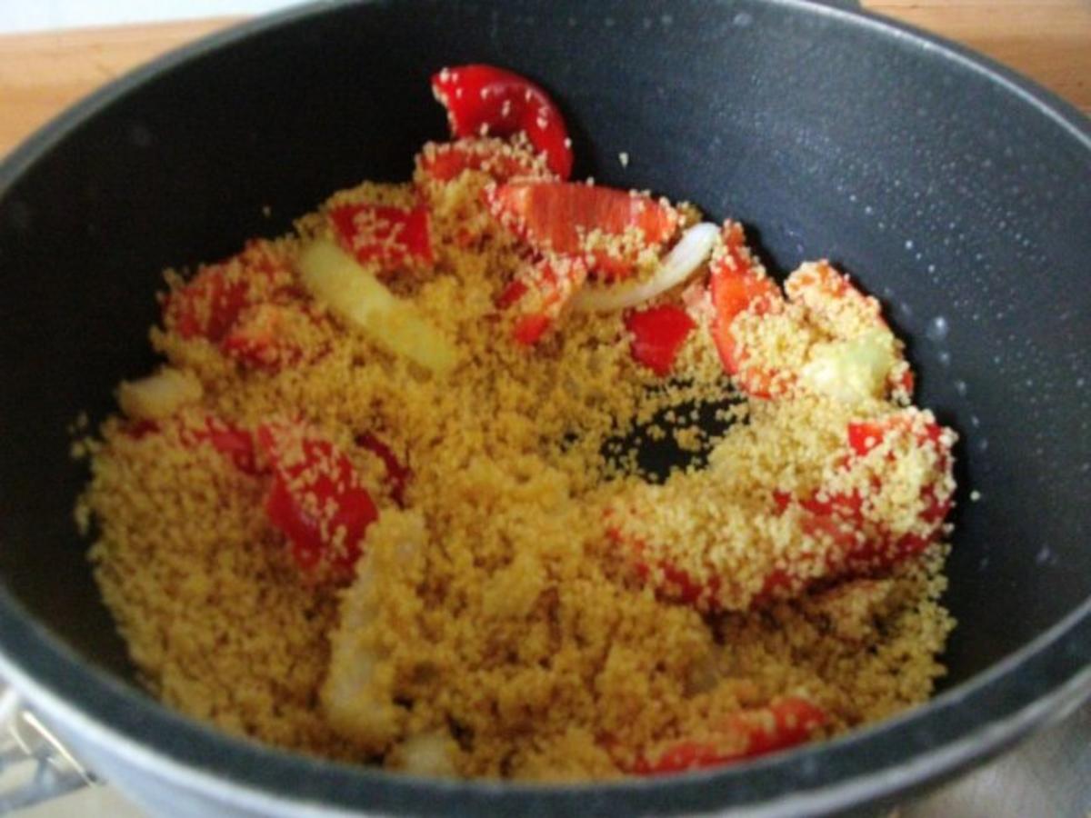 Hausmannskost - gefüllte Paprikaschoten in Tomatensauce - Rezept - Bild Nr. 9