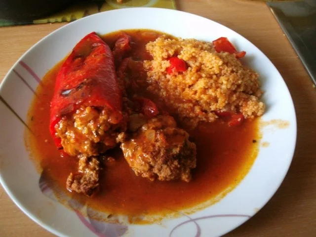 Rezept: Hausmannskost - gefüllte Paprikaschoten in Tomatensauce Bild Nr. 15 Hausmannskost - gefüllte Paprikaschoten in Tomatensauce - Rezept - Bild Nr. 15