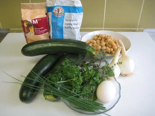 Rezept: Zucchini-Kichererbsen-Burger Bild Nr. 3 Zucchini-Kichererbsen-Burger - Rezept - Bild Nr. 3