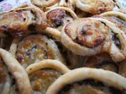 Rezept: Fingerfood: Blรคtterteigschneckchen mit pikanter Fรผllung Fingerfood: Blรคtterteigschneckchen mit pikanter Fรผllung - Rezept