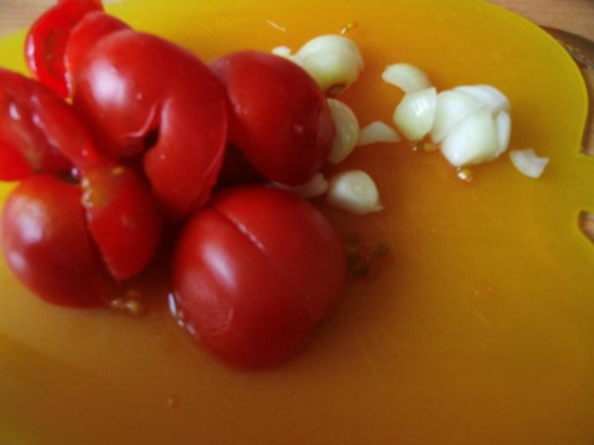 Parmesannudeln in Tomatensauce und Jägerschnitzel - Rezept - Bild Nr. 2