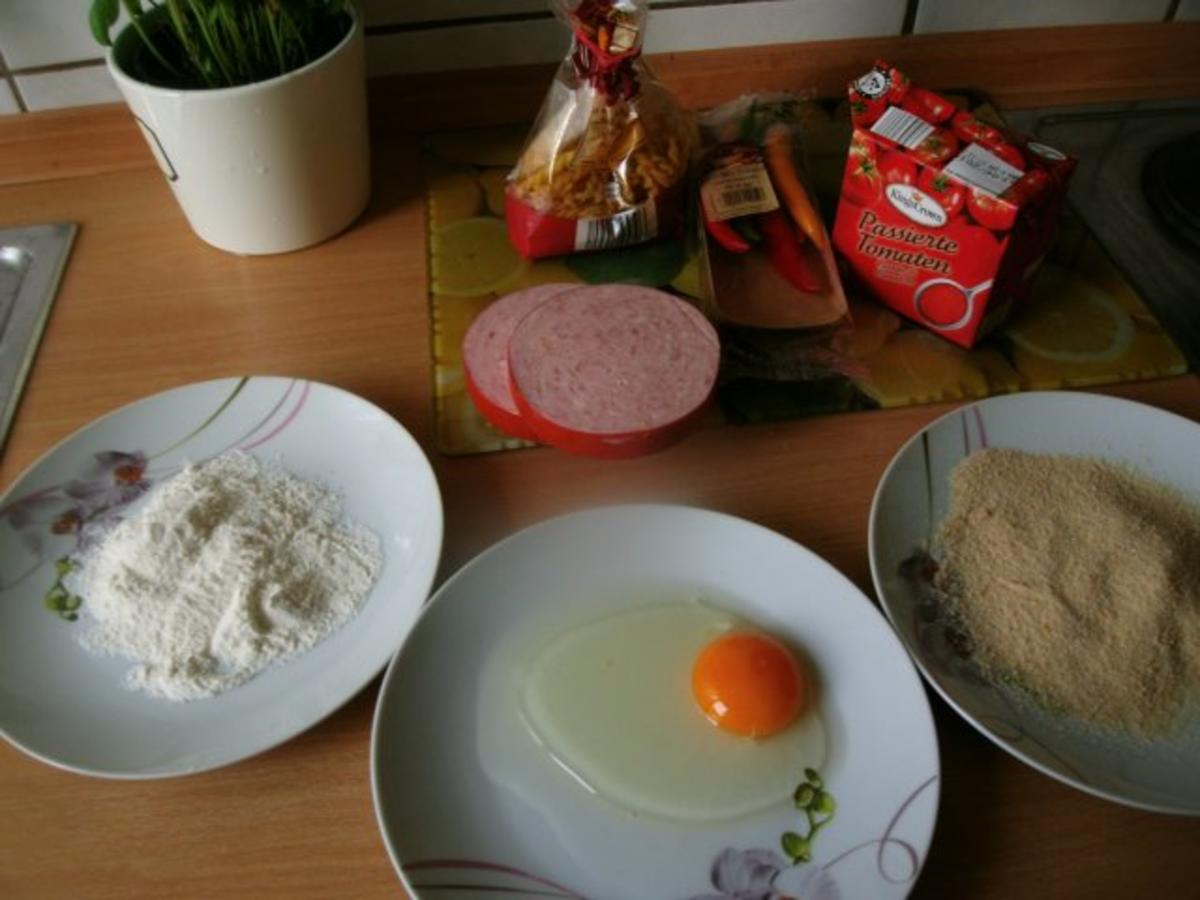 Parmesannudeln in Tomatensauce und Jägerschnitzel - Rezept - Bild Nr. 3