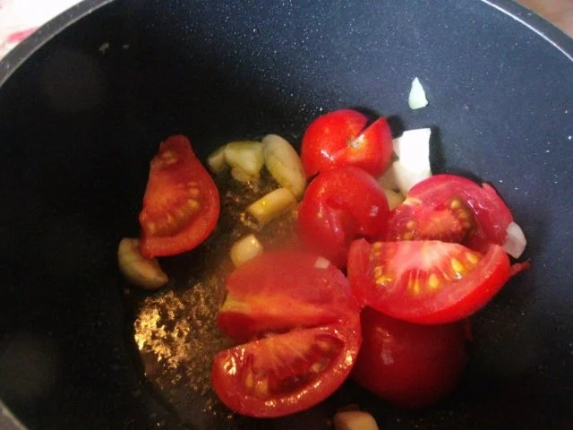 Parmesannudeln in Tomatensauce und Jägerschnitzel - Rezept - Bild Nr. 5