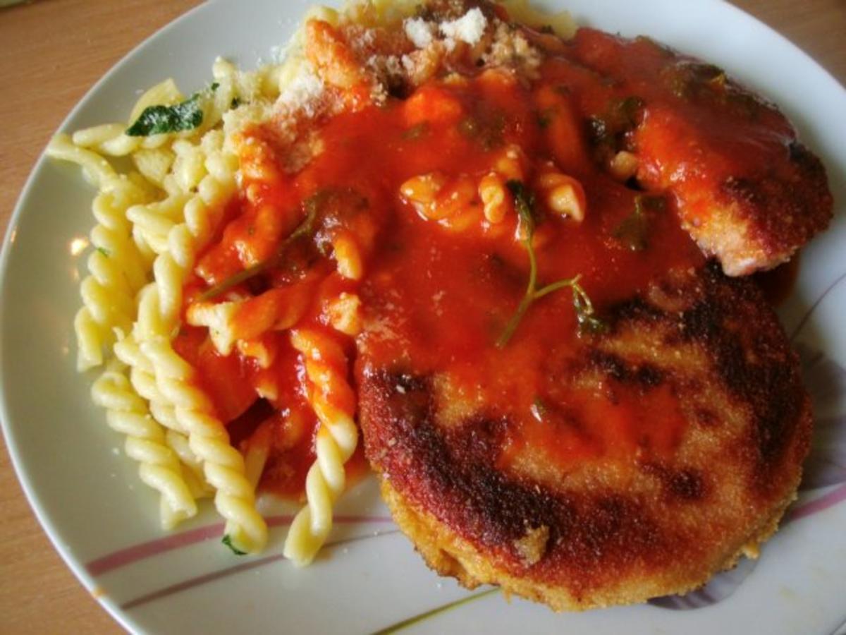 Parmesannudeln in Tomatensauce und Jägerschnitzel - Rezept - Bild Nr. 12