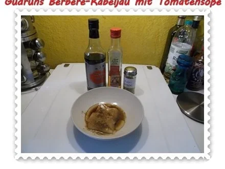 Fisch: Berbere-Kabeljau mit Backkartoffeln und Tomaten-Specksoße - Rezept - Bild Nr. 3