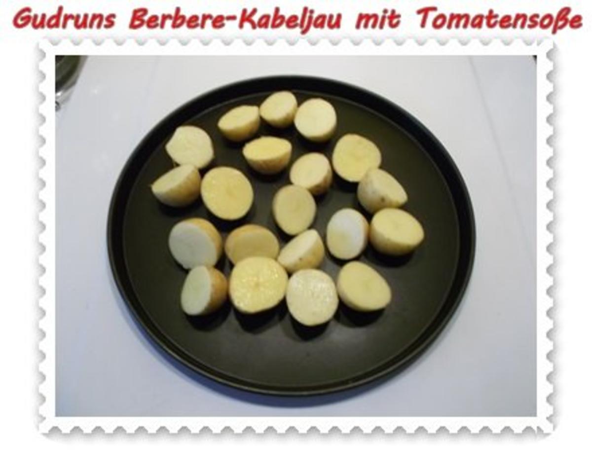 Fisch: Berbere-Kabeljau mit Backkartoffeln und Tomaten-Specksoße - Rezept - Bild Nr. 5