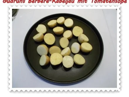 Fisch: Berbere-Kabeljau mit Backkartoffeln und Tomaten-Specksoße - Rezept - Bild Nr. 5