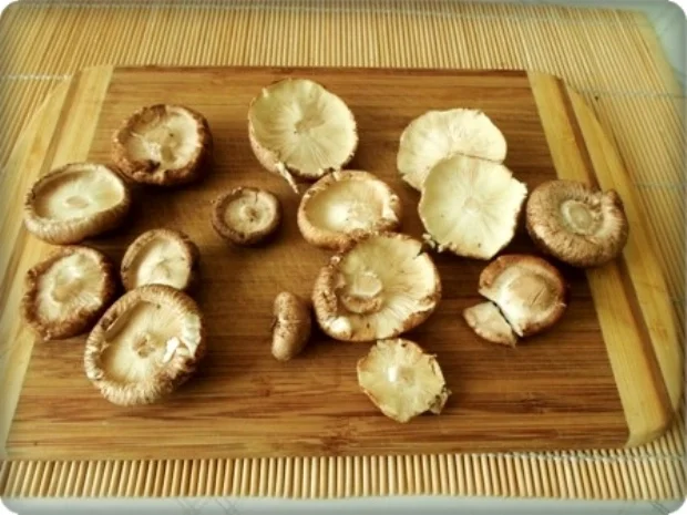 Scharf- saure  Pekingsuppe  mit frischen Shiitake - Rezept - Bild Nr. 11