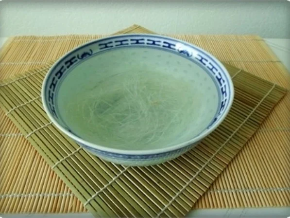 Scharf- saure  Pekingsuppe  mit frischen Shiitake - Rezept - Bild Nr. 23