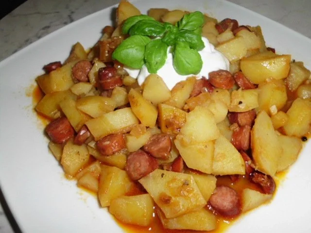 Rezept: Ungarische Kartoffeln mit Kaminwurzel Ungarische Kartoffeln mit Kaminwurzel - Rezept