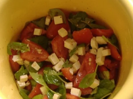 Pasta mit Sauce aus ungekochten Tomaten - Rezept - Bild Nr. 2