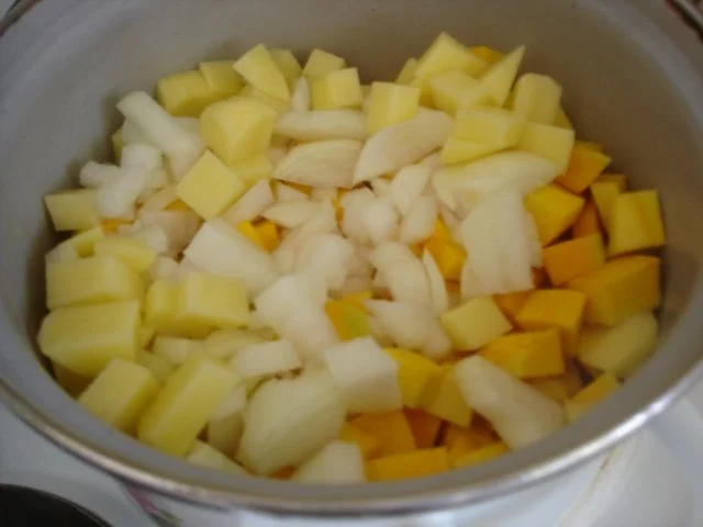 Kürbiscremesuppe mit Frankfurter Rindswurst - Rezept - Bild Nr. 6