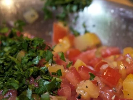 Burrata mit Pflaumen-Tomaten-Salsa - Rezept - Bild Nr. 7