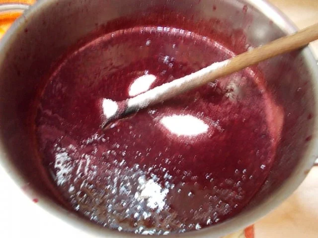 Rezept: WEINTRAUBEN-BROMBEERE MARMELADE Bild Nr. 3 WEINTRAUBEN-BROMBEERE MARMELADE - Rezept - Bild Nr. 3