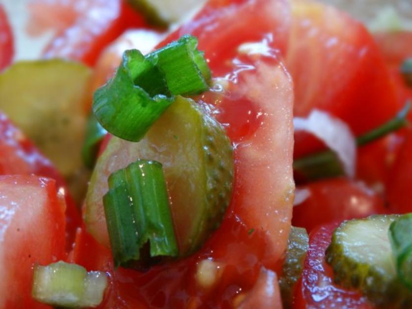 Tomaten Gurken Salat - schnell &amp; einfach - 19 kcal/100g