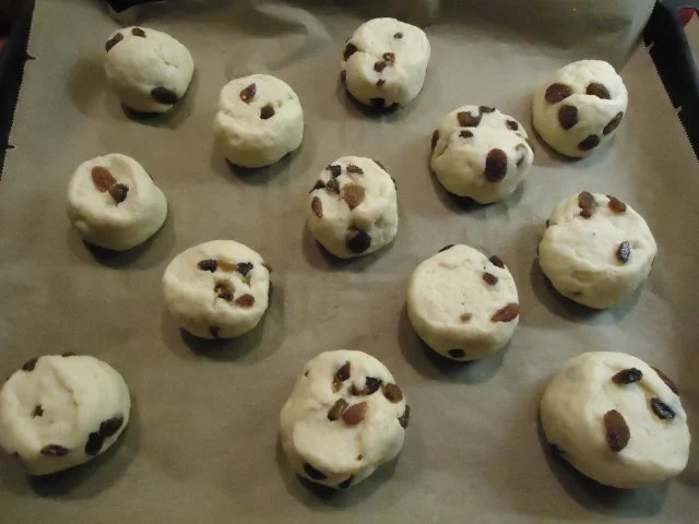 Rezept: Rosinenbrötchen Bild Nr. 5 Rosinenbrötchen - Rezept - Bild Nr. 5
