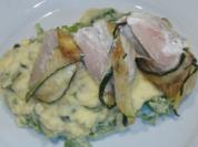 Schweinefilet gefüllt mit Ziegenfrischkäse im Zucchinimantel auf Kartoffelrucolastampf - Rezept