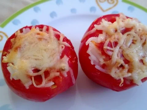 Rezept: Gfüllde Tomatsche á la Sunnyie Gfüllde Tomatsche á la Sunnyie - Rezept