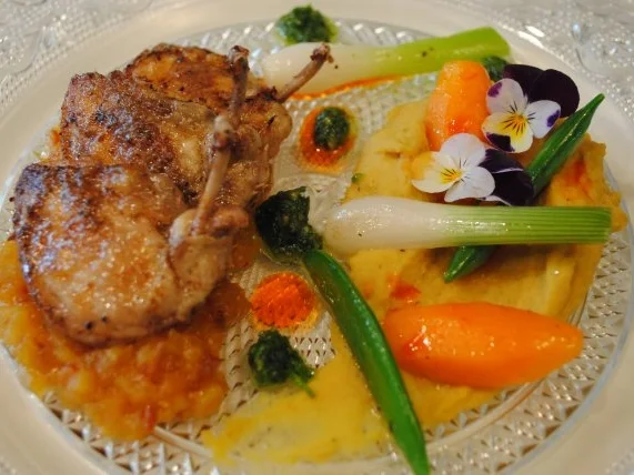 Rezept: Lollis von der Wachtel/ goldenes Linsenpüree/ spicy Aprikosen-Dattel-Kompott... Bild Nr. 3 Lollis von der Wachtel/ goldenes Linsenpüree/ spicy Aprikosen-Dattel-Kompott... - Rezept - Bild Nr. 3