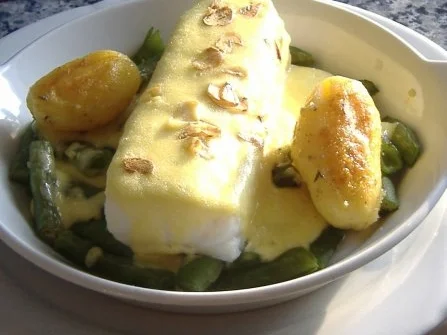 Bacalao gratiniert mit Aioli auf Stangenbohnen - Rezept