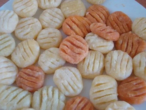 Grießgnocchisuppe mit 3 erlei Nockerln - Rezept - Bild Nr. 16