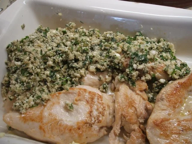 Geflügel: Hähnchenbrüste unter einer Kräuter-Käse-Haube - Rezept - Bild Nr. 8