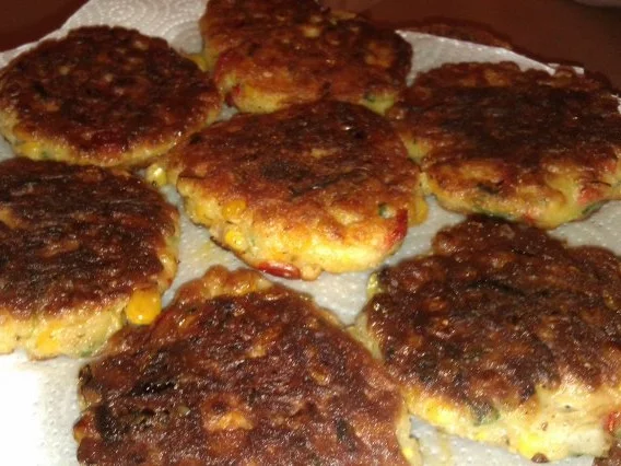 Rezept: Maisküchlein mit Quarkdipp Bild Nr. 4 Maisküchlein mit Quarkdipp - Rezept - Bild Nr. 4