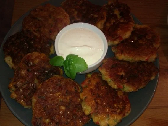 Rezept: Maisküchlein mit Quarkdipp Bild Nr. 7 Maisküchlein mit Quarkdipp - Rezept - Bild Nr. 7