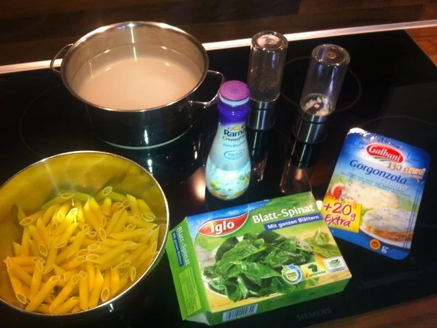 Penne mit Gorgonzola und Blattspinat - Rezept - Bild Nr. 2