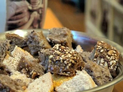 Kernige Panzanella mit Salsiccia Fresca - Rezept - Bild Nr. 8