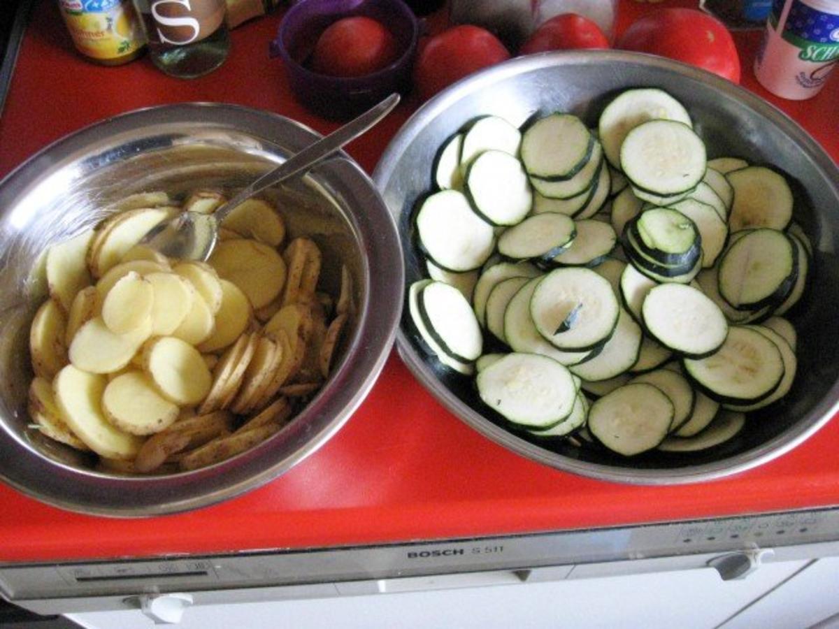 Auflauf mit Kartoffel Zucchini und Tomaten Vegetarisch - Rezept - Bild Nr. 4