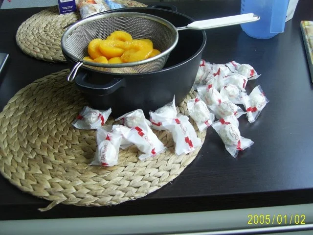 Kuchen: Kokos-Konfekt-Torte mit Pfirsichen - Rezept - Bild Nr. 11