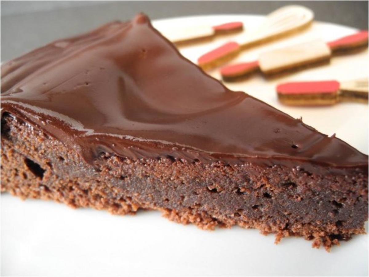 Schokoladenkuchen mit Kuchenkern: und Butter - Rezept mit Bild - kochbar.de