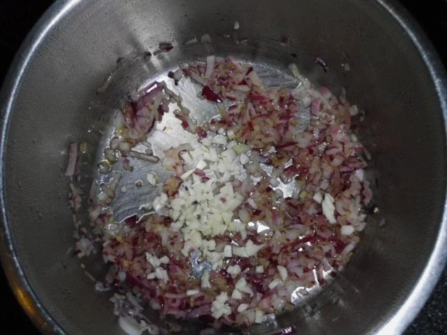 Rucolacremesuppe mit gerösteten Pinienkerne - Rezept - Bild Nr. 2