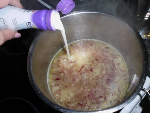 Rucolacremesuppe mit gerösteten Pinienkerne - Rezept - Bild Nr. 3