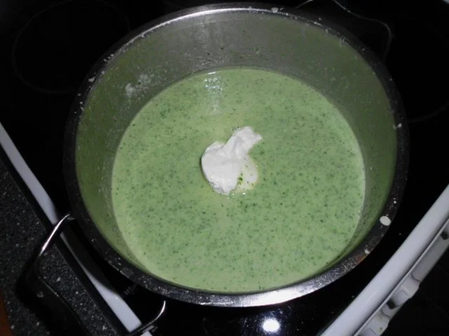 Rucolacremesuppe mit gerösteten Pinienkerne - Rezept - Bild Nr. 8