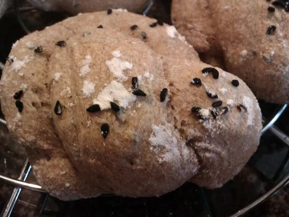 Party-Vollkorn-Sauerteigknoten - Rezept