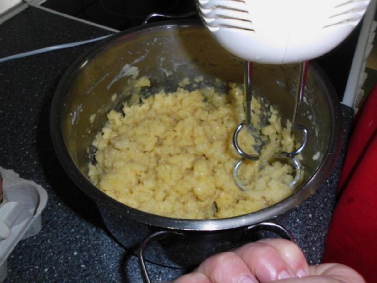 Brandteigkuchen mit Vanillecreme, dazu Waldbeermus (so wird das in Ungarn gemacht) - Rezept - Bild Nr. 5