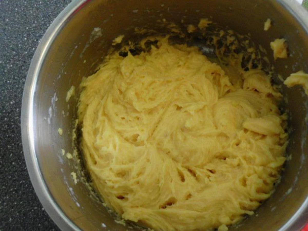 Brandteigkuchen mit Vanillecreme, dazu Waldbeermus (so wird das in Ungarn gemacht) - Rezept - Bild Nr. 6