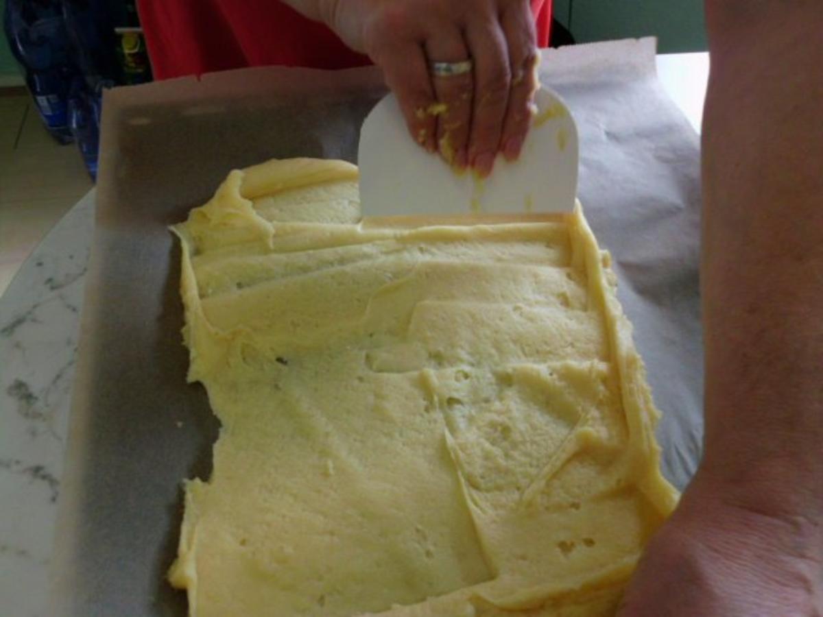 Brandteigkuchen mit Vanillecreme, dazu Waldbeermus (so wird das in Ungarn gemacht) - Rezept - Bild Nr. 7