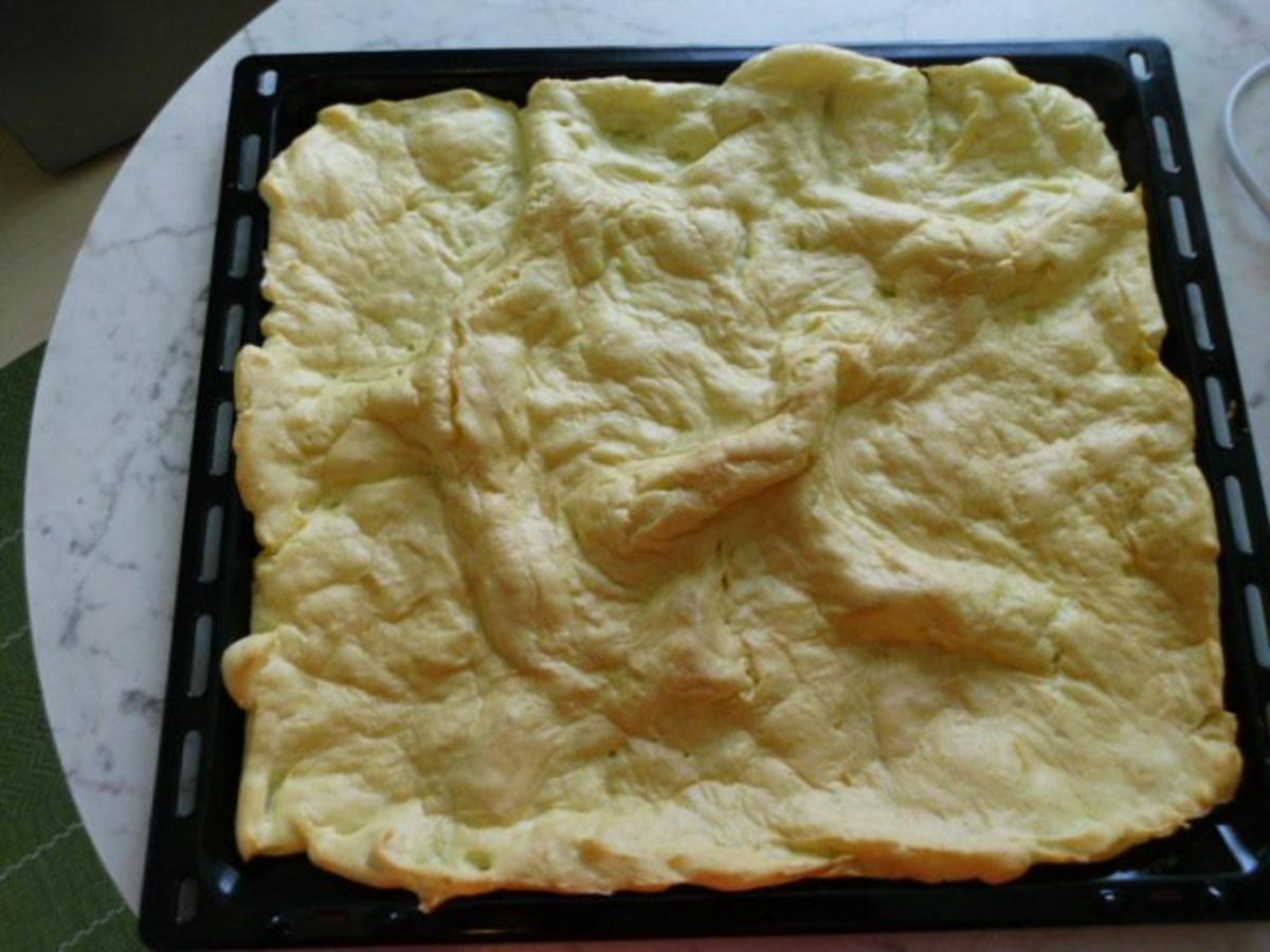 Brandteigkuchen mit Vanillecreme, dazu Waldbeermus (so wird das in Ungarn gemacht) - Rezept - Bild Nr. 9