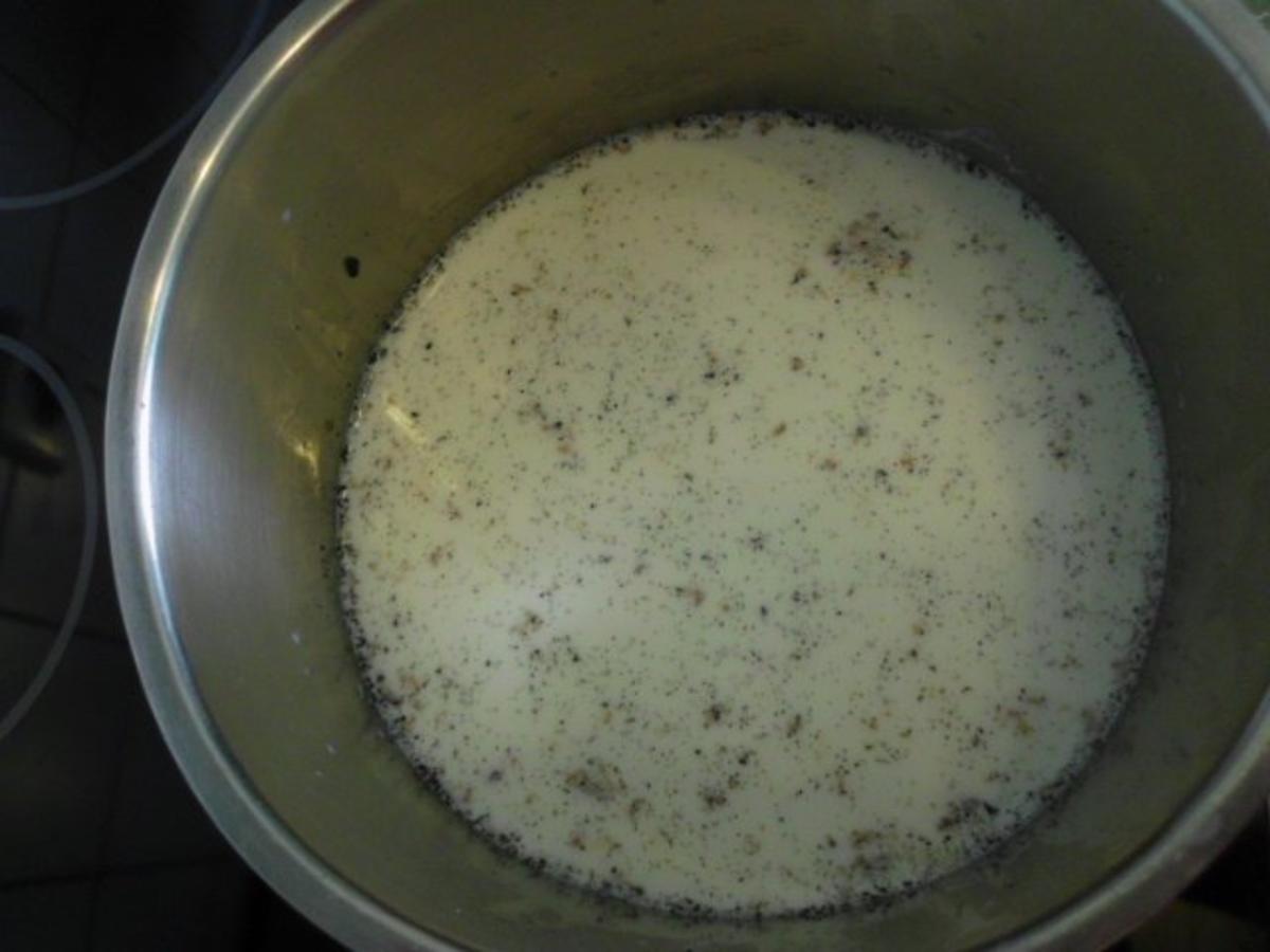 Brandteigkuchen mit Vanillecreme, dazu Waldbeermus (so wird das in Ungarn gemacht) - Rezept - Bild Nr. 14