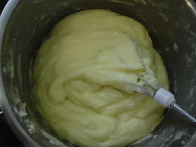 Brandteigkuchen mit Vanillecreme, dazu Waldbeermus (so wird das in Ungarn gemacht) - Rezept - Bild Nr. 17